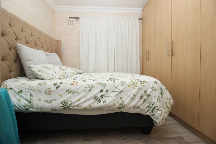 2 Bedroom Property for Sale in Elsies River Western Cape